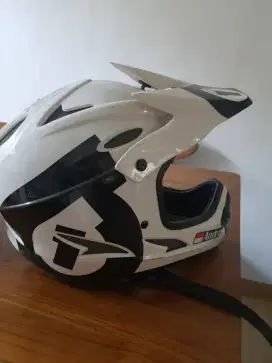 Helm Full Face sixsixone size XL