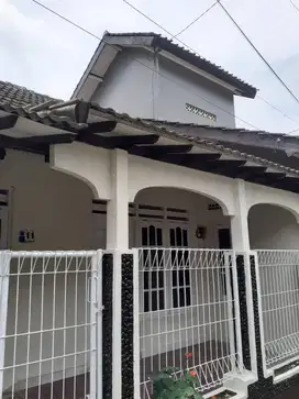 RUMAH TINGKAT DIJUAL MURAH (Rp400Jt) atau DIKONTRAKKAN (Rp18Jt/Tahun)