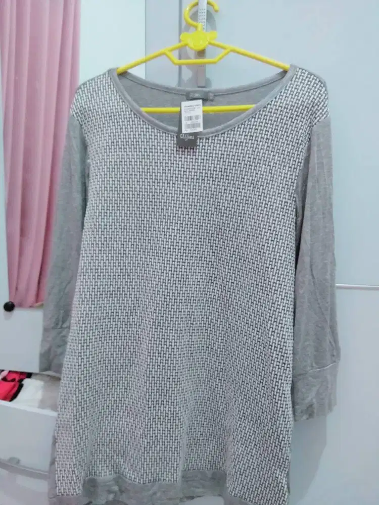jual kaos t shirt wanita merek st. yves new with tag