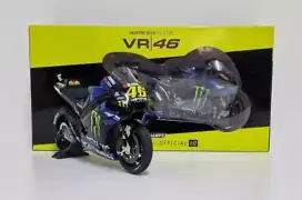 Diecast mainan motor motogp yamaha