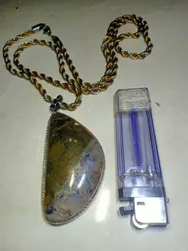 Kalung titanium & liontin batu