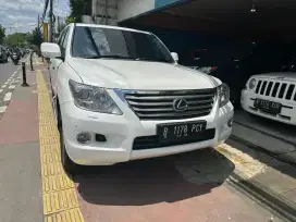 Lexus LX570 th 2008 AT siap pakai no mallfunction