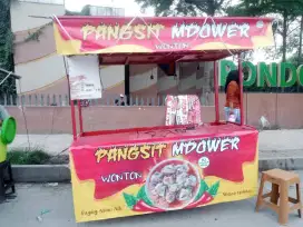 Lowongan kerja jaga stand gerobakan sosis goreng dan wonton