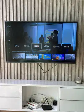 Backdrop TV + Rak minimalis