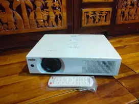 Proyektor Sanyo XU106 4500 Lumens Sangat Terang Normal Segel