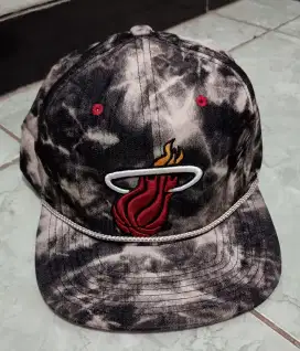 Topi Mitchell & Ness Tye Dye
