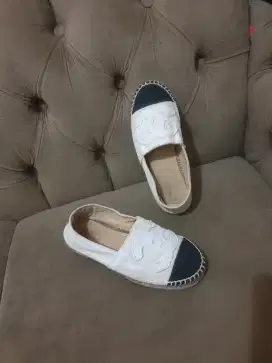 Mulus .authentic sepatu wanita chanel size 35