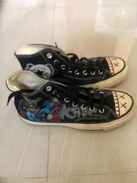 Sepatu Converse x kaws