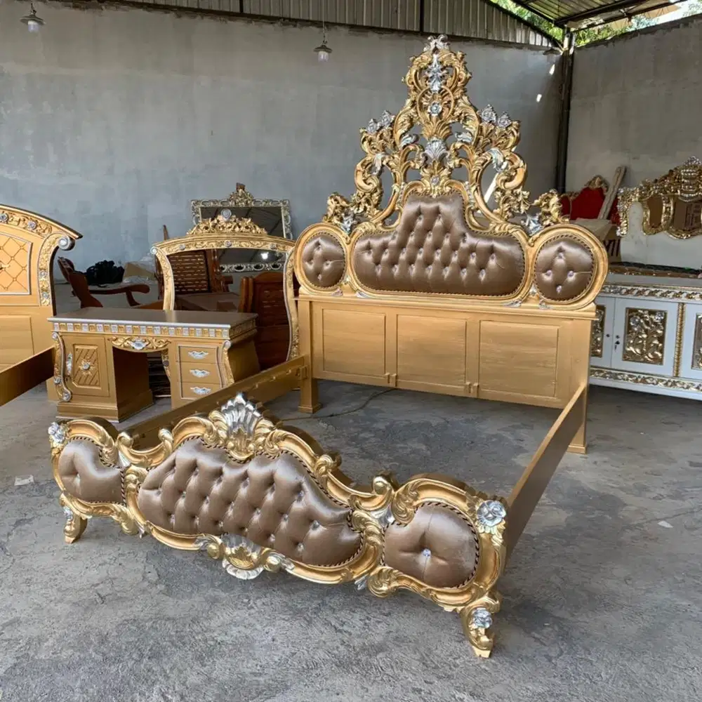 tempat tidur mewah