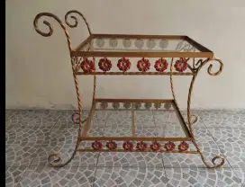 Rak  Besi  Kaca