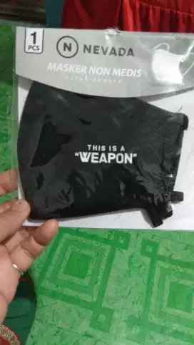 Masker kain merk Nevada ( dijual di departmen store Matahari )