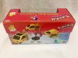 Diecast mainan mobil remote pokemon