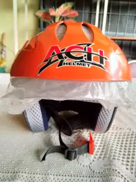 Helm untuk Anak