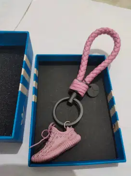 Gantungan kunci sepatu adidas/adidas pink/keychain