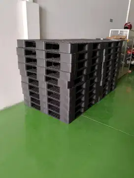 Palet plastik bekas