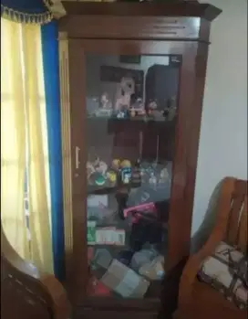 Lemari Pajangan Kayu Jati