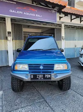 Suzuki Escudo Nomade 4×4 Tahun 2000, full ascesories branded, istimewa