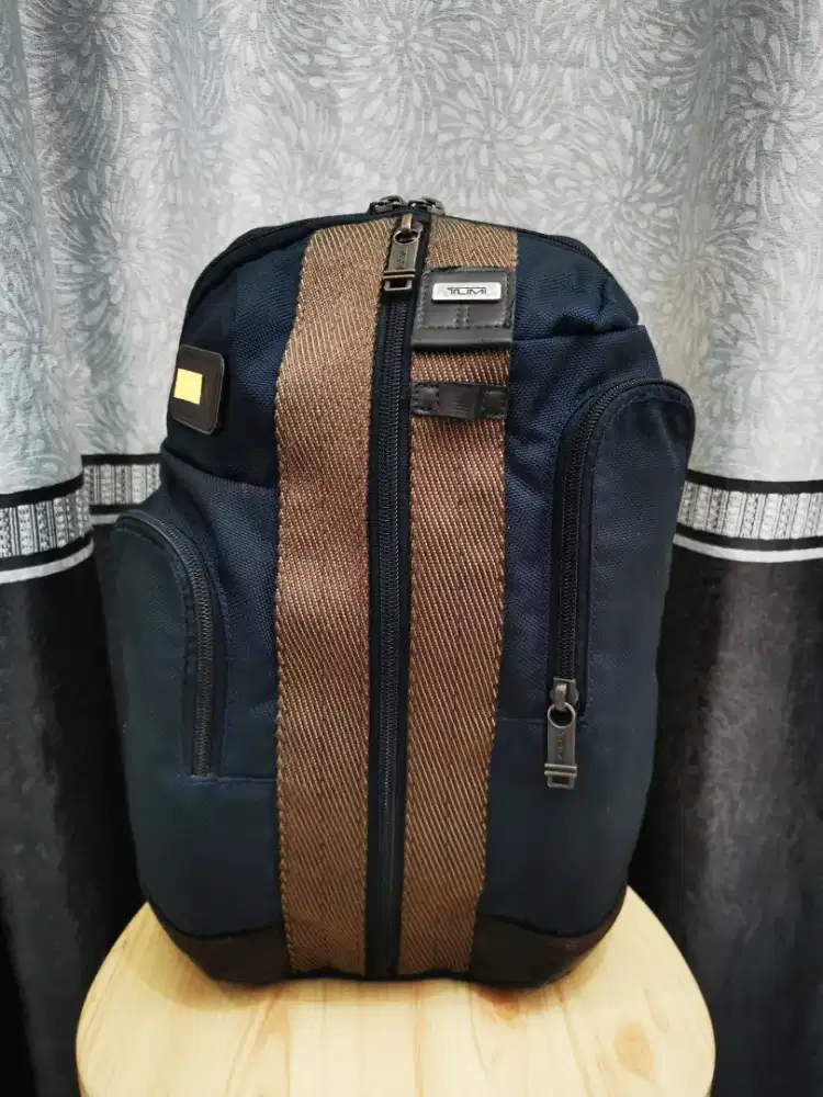 Tumi Fremont Higgins Sling Bag Authentic Ori