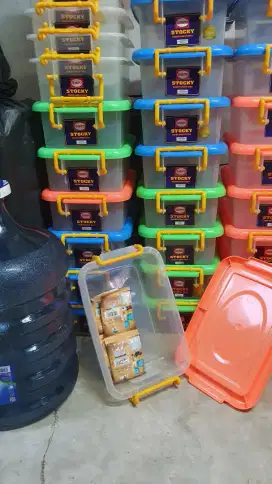 Kotak box kontainer container Stocky Shinpo Donatsu roti