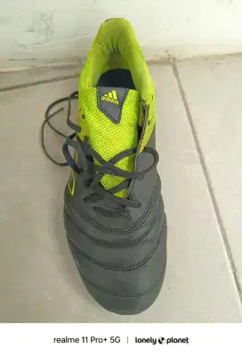 Sepatu bola/ futsal merk adidas Copa