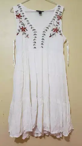 Dress Midi Pantai Bordir Brand