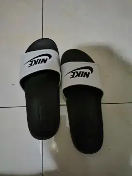 SENDAL SANDAL UKURAN 50 INSOLE 31.5 CM