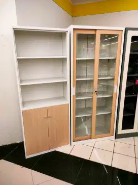 Lemari kabinet kantor
