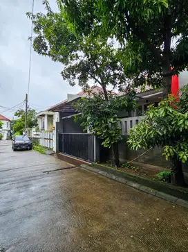 Rumah komplek pondok aren dekat kampus stan bintaro bebas banjir
