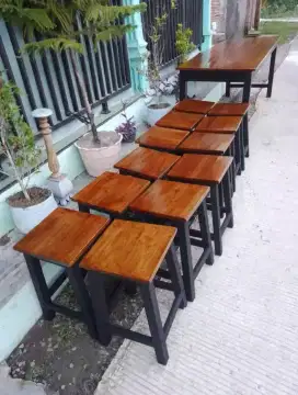 Kursi kayu dingklik cafe