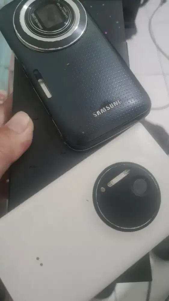 Handphone Samsung k zoom & nokia lumia 1020