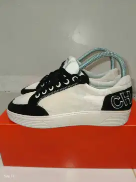 Sneaker Channel warna panda
