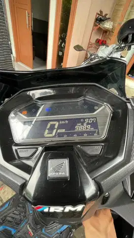 Vario 160 ABS abu metalik (terawat )