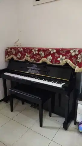 Piano YAMAHA U1G