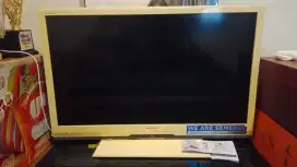 TV Sharp 32inch warna putih