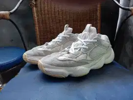 Sepatu Adidàs Yèèzy 500 Size 42