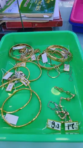Terima jual beli emas , logam mulia dan berlian tanpa surat