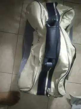 Tas ada roda nya