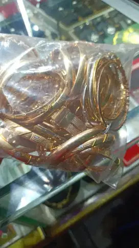 Terima jual beli emas , logam mulia dan berlian tanpa surat