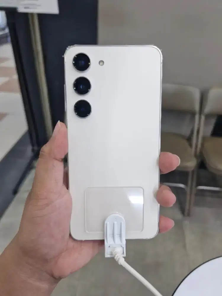 Second samsung galaxy s23 5G 8/128 GB ex display