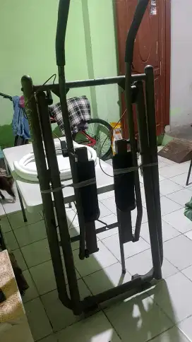 Alat fitness jalan pake tangan