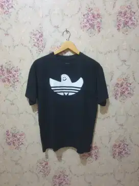 Mulus .authentic kaos .t shirt adidas size L