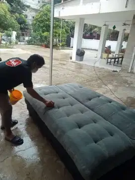 Jasa cuci sofa kasur jok mobil