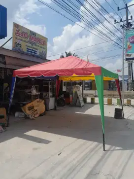 Tenda kafe piramida