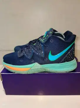 Nike Kyrie 5 EP UFO basketball shoes