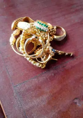 Terima emas dan berlian tanpa surat cod
