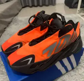 Adidas yezzy 700 orange