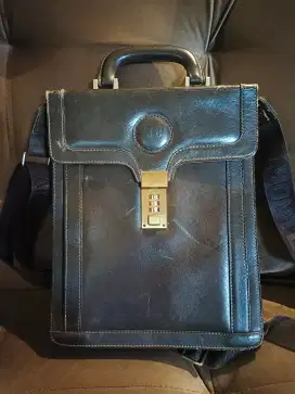 Tas kulit vintage