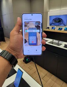 SAMSUNG S24 - Bisa Transaksi di Toko ataupun di Rumah.