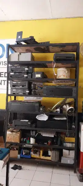 Rak besi bekas service