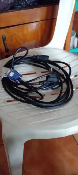 Kabel vga dan kabel psu